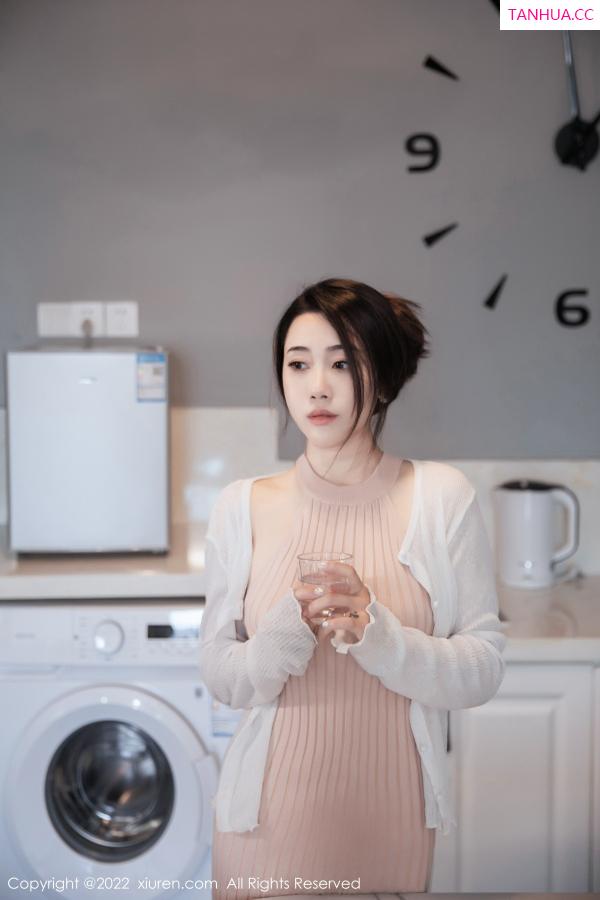   [XiuRen]高清写真图 2022.12.30 No.6066 严利娅Yuliya 丰腴美臀第9张图片